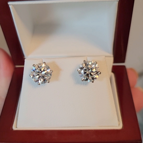 New 4ct Certified Moissanite Stud Earrings !!! - Picture 9 of 15